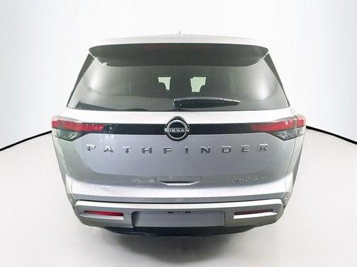 2025 Nissan Pathfinder SL 4WD
