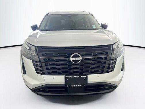 Everest White Pearl Tricoat 2026 Nissan Pathfinder SV