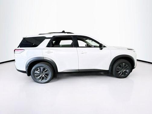 Everest White Pearl Tricoat 2026 Nissan Pathfinder SV