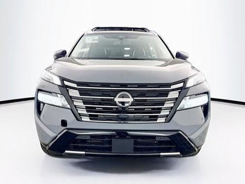 Boulder Gray Pearl/Super Black 2026 Nissan Rogue Platinum
