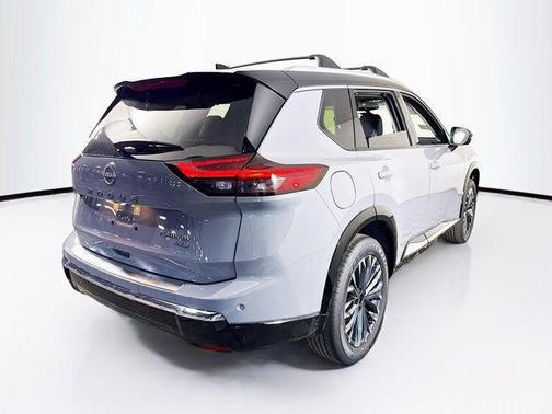 Boulder Gray Pearl/Super Black 2026 Nissan Rogue Platinum