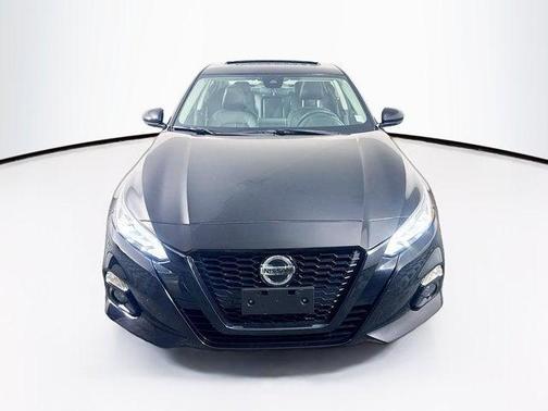 2022 Nissan Altima SR Intelligent AWD