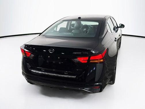 2022 Nissan Altima SR Intelligent AWD