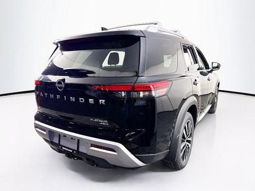 2025 Nissan Pathfinder Platinum 4WD