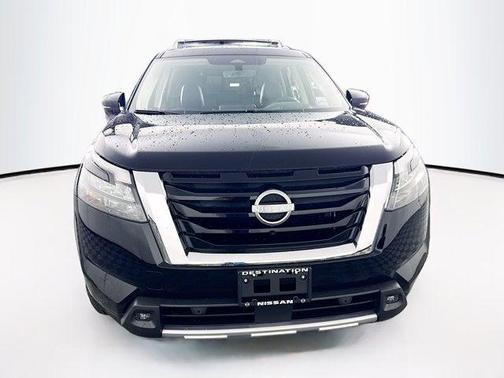 2025 Nissan Pathfinder Platinum 4WD