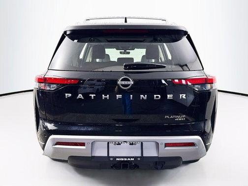 2025 Nissan Pathfinder Platinum 4WD