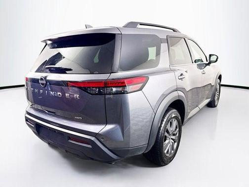 2025 Nissan Pathfinder SV 4WD