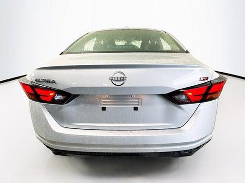 2025 Nissan Altima SR FWD