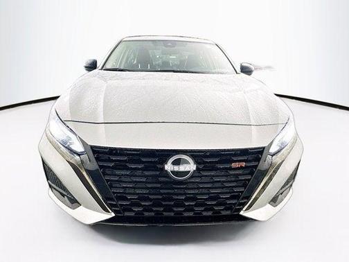 2025 Nissan Altima SR FWD