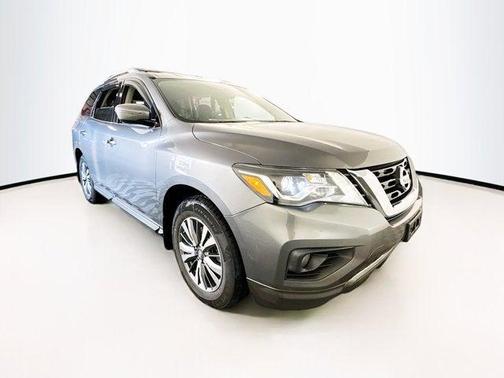 2019 Nissan Pathfinder SV