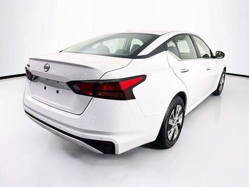 2025 Nissan Altima S FWD