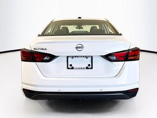 Pearl White Tricoat 2026 Nissan Altima SV FWD