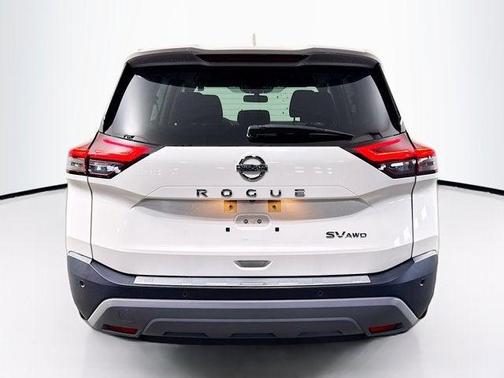 Pearl White Tricoat 2021 Nissan Rogue SV
