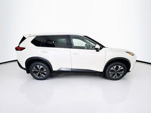 Pearl White Tricoat 2021 Nissan Rogue SV