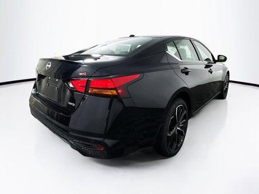2025 Nissan Altima SR AWD