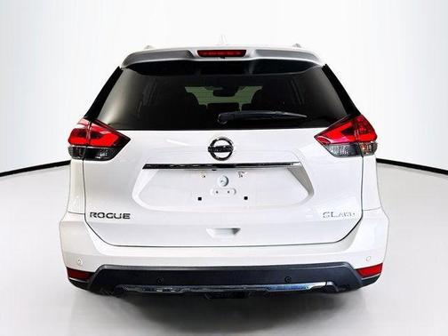 Pearl White Tricoat 2019 Nissan Rogue SL