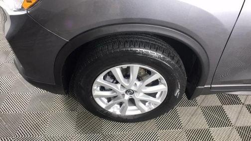 Gun Metallic 2020 Nissan Rogue SV