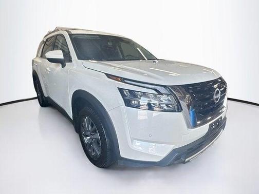 2024 Nissan Pathfinder SL 4WD