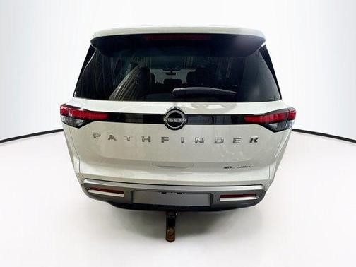 2024 Nissan Pathfinder SL 4WD
