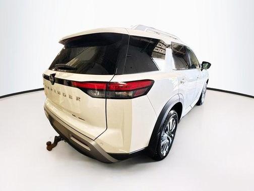 2024 Nissan Pathfinder SL 4WD
