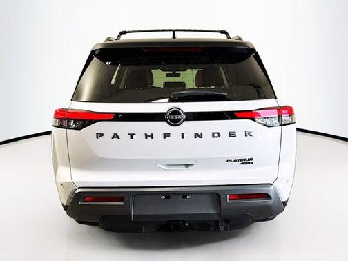 Everest White Pearl Tricoat/Super Black 2026 Nissan Pathfinder Platinum