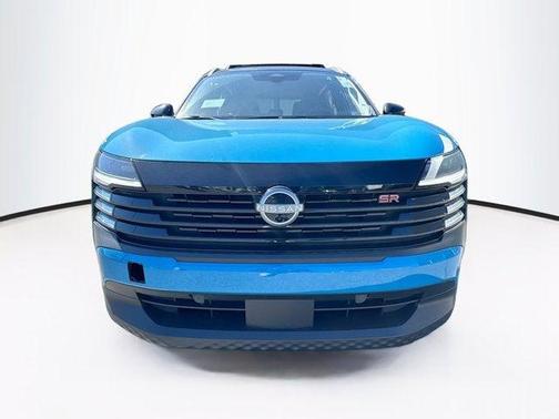 Arctic Ice Blue Metallic/Super Black 2026 Nissan Kicks SR