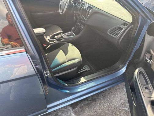 2011 Chrysler 200 Touring