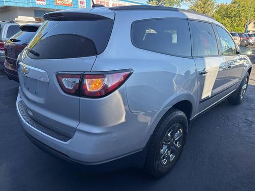 2017 Chevrolet Traverse LS