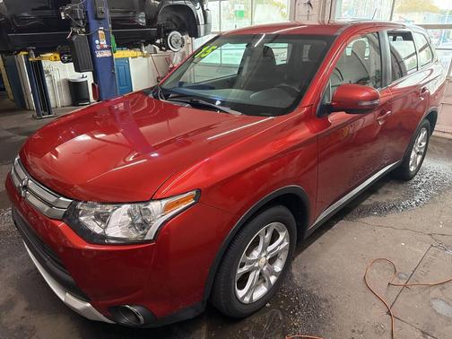 2015 Mitsubishi Outlander SE