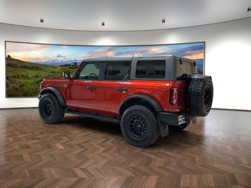 Hot Pepper Red Metallic Tinted Clearcoat 2023 Ford Bronco Wildtrak