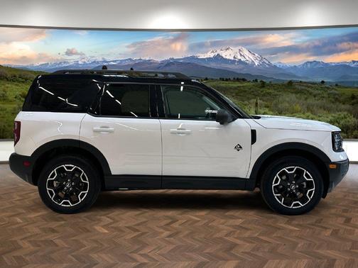 Oxford White 2025 Ford Bronco Sport Outer Banks