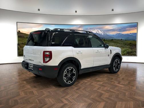 Oxford White 2025 Ford Bronco Sport Outer Banks