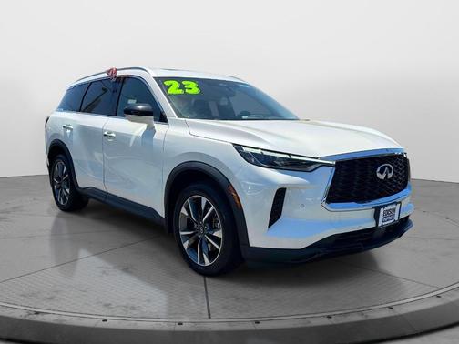 Majestic White 2023 INFINITI QX60 Luxe