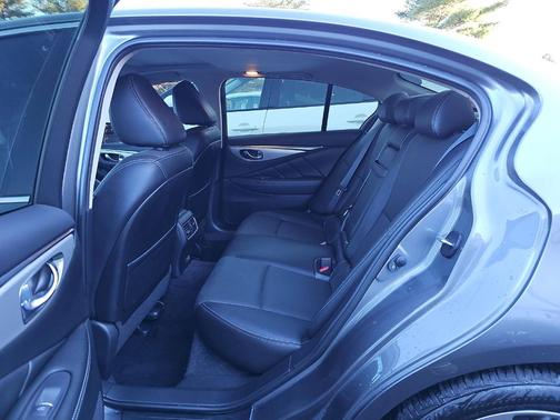 2023 INFINITI Q50 LUXE