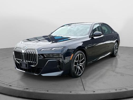 2025 BMW 740 i xDrive