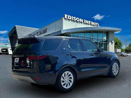 2024 Land Rover Discovery P300 S