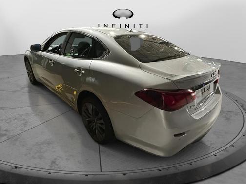 2016 INFINITI Q70 3.7X