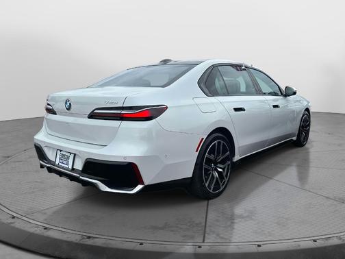 2024 BMW 740 i xDrive