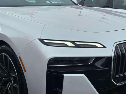 2024 BMW 740 i xDrive