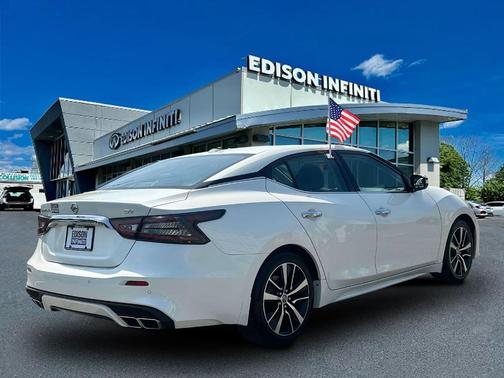 2022 Nissan Maxima SV