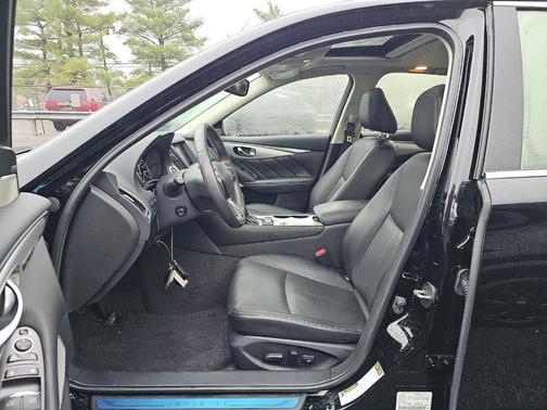 2023 INFINITI Q50 LUXE