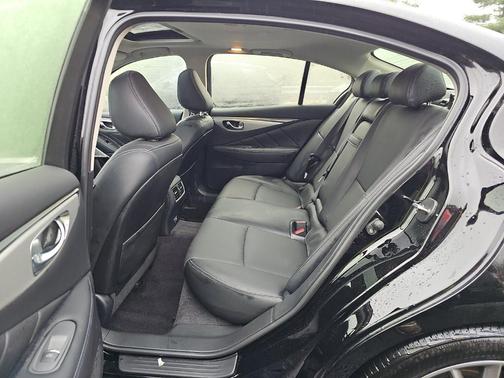 2023 INFINITI Q50 LUXE