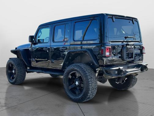 2022 Jeep Wrangler Unlimited Sahara Altitude
