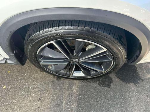 2024 INFINITI QX55 LUXE