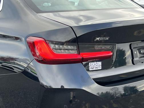 2025 BMW 330 i xDrive