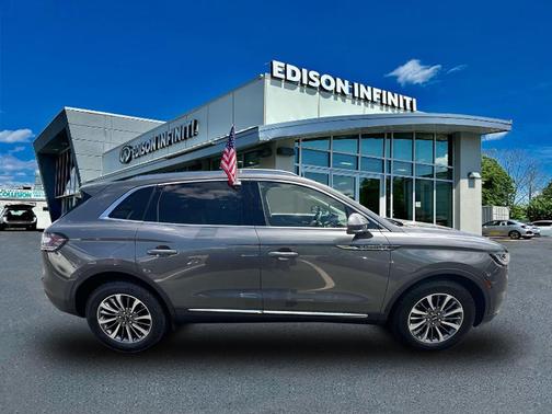 2022 Lincoln Nautilus Standard