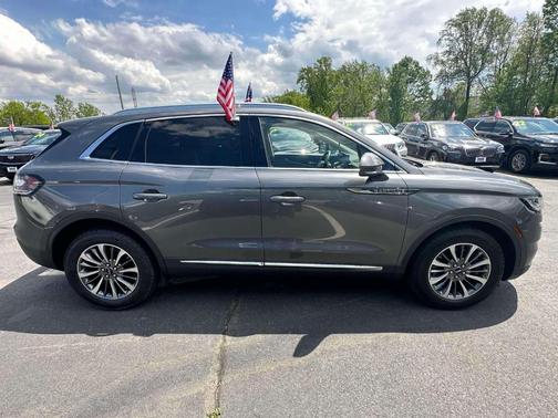 2022 Lincoln Nautilus Standard