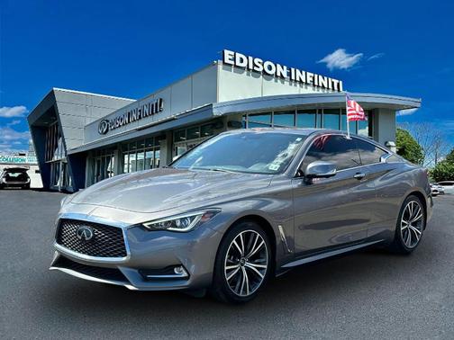 2022 INFINITI Q60 LUXE