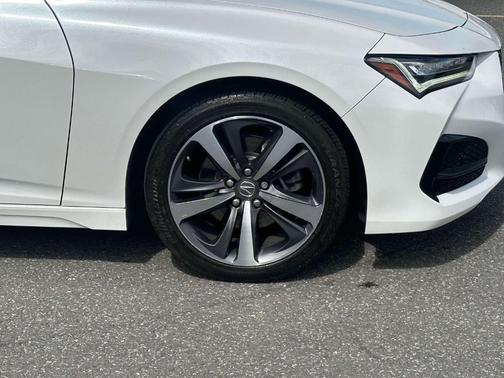 Platinum White Pearl 2025 Acura TLX Technology