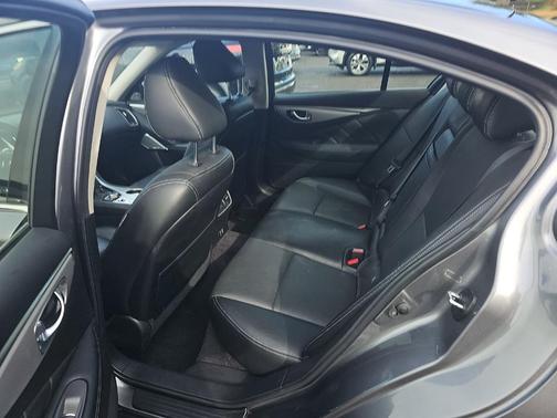 2023 INFINITI Q50 LUXE